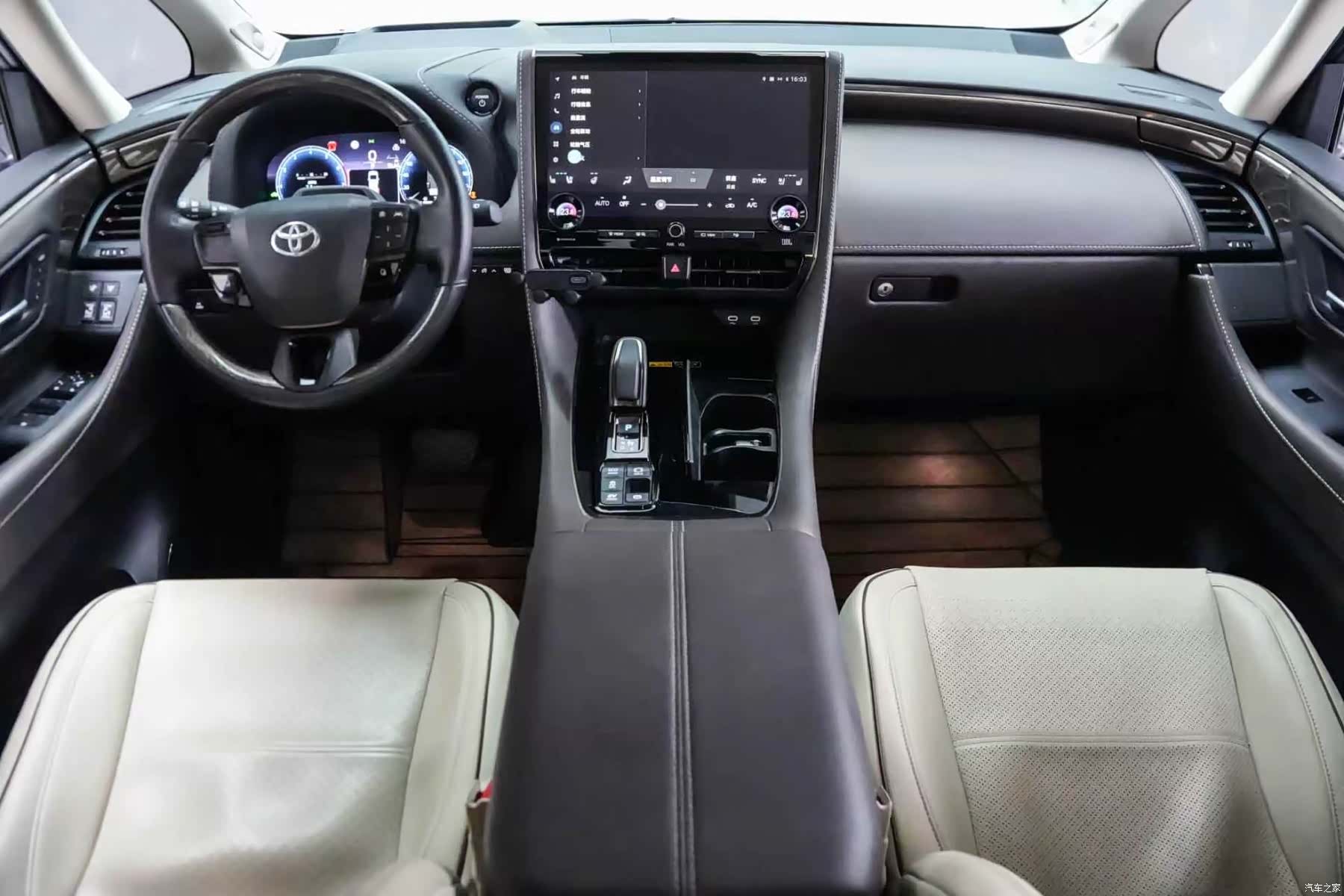 Toyota Alphard, 2024 4