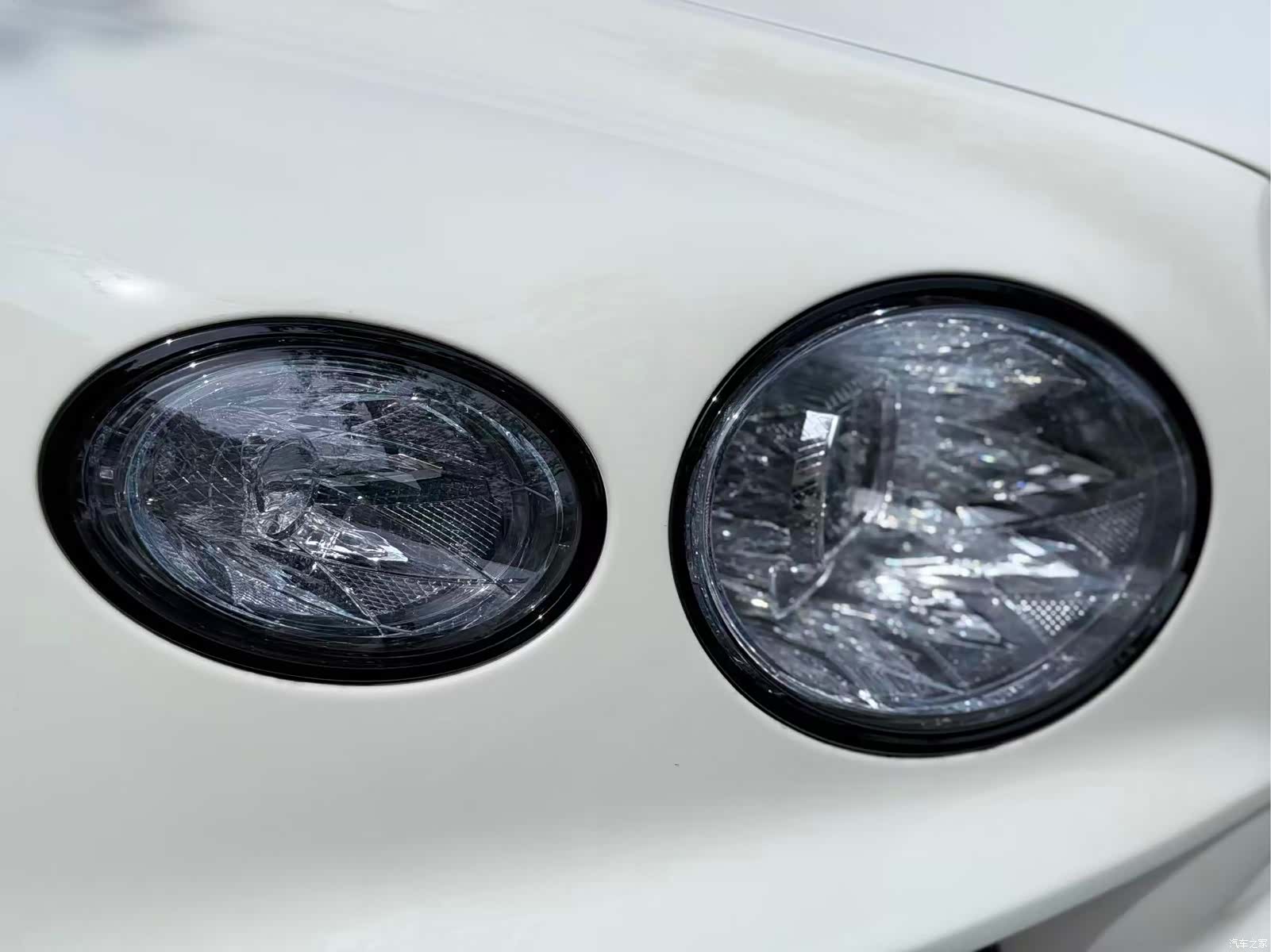 Bentley Bentayga, 2022 все фото