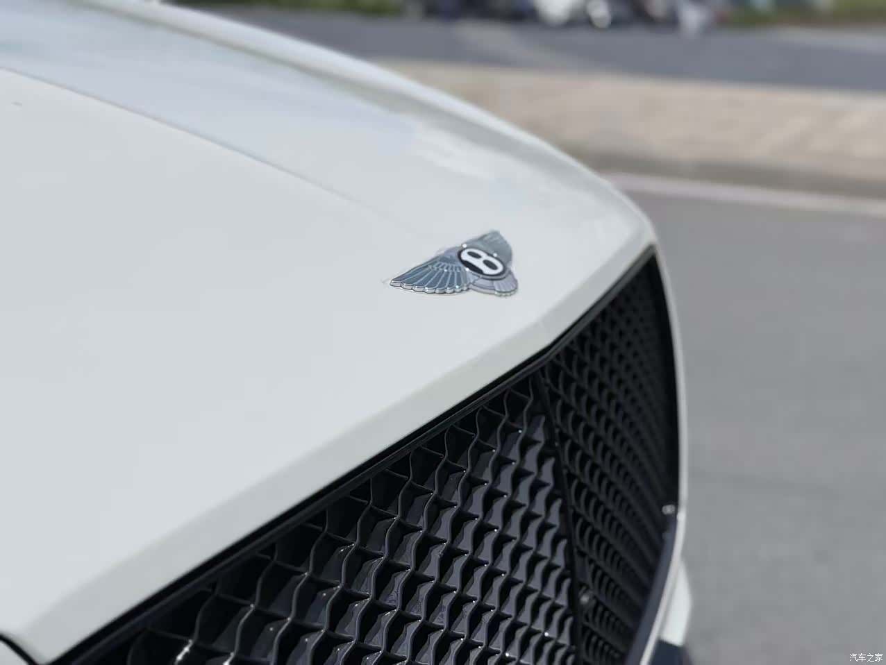 Bentley Bentayga, 2022 6