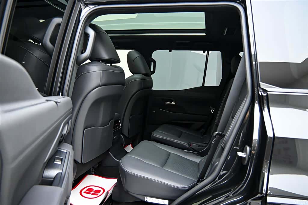 Lexus GX, 2026 12