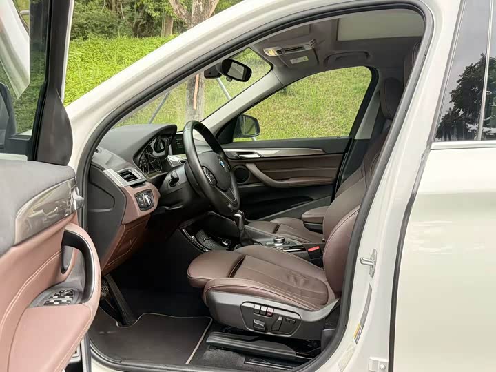 BMW X1 xin neng yuan 2018 xDrive25Le Люкс
