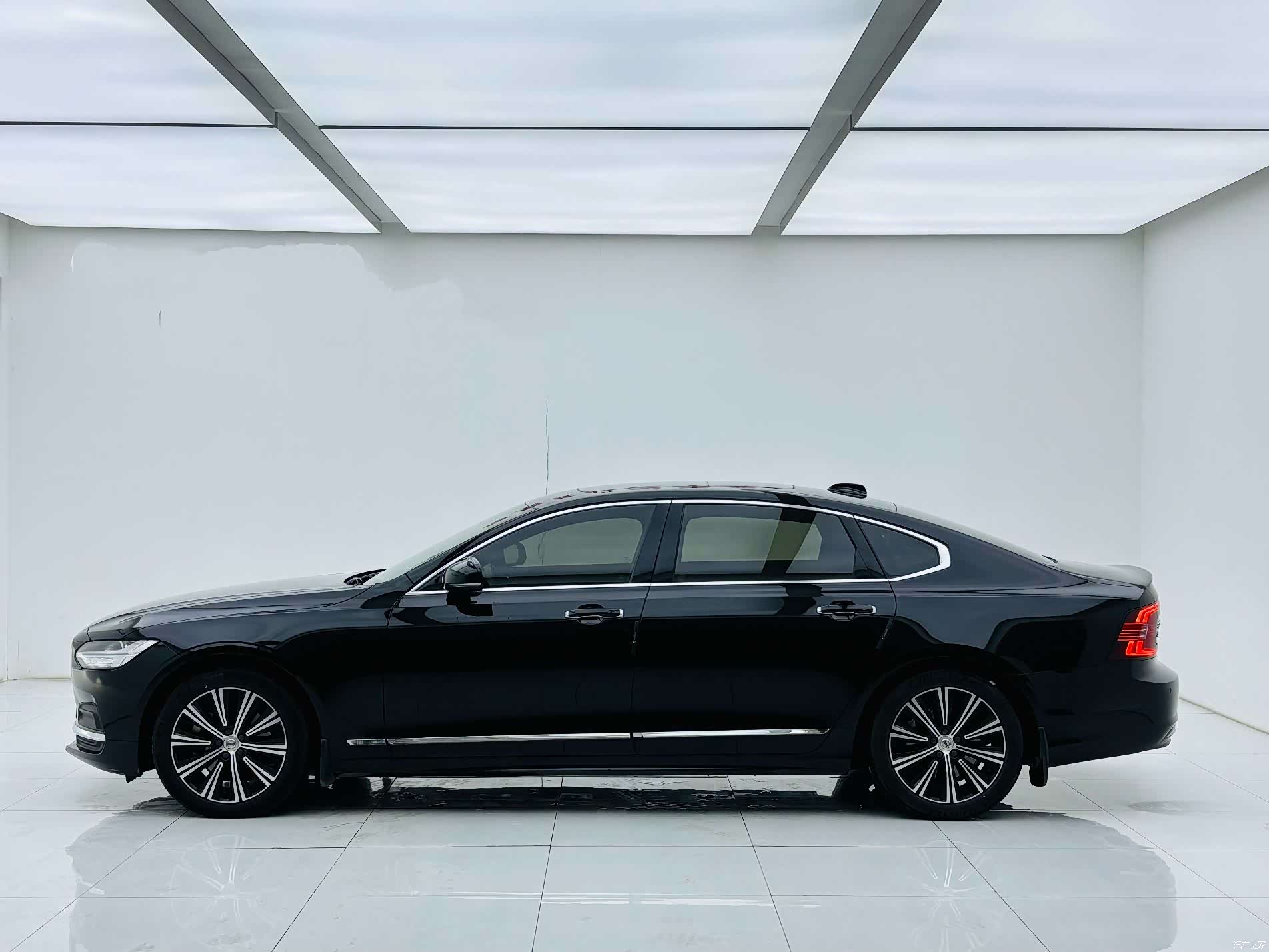 Volvo S90, 2021 4