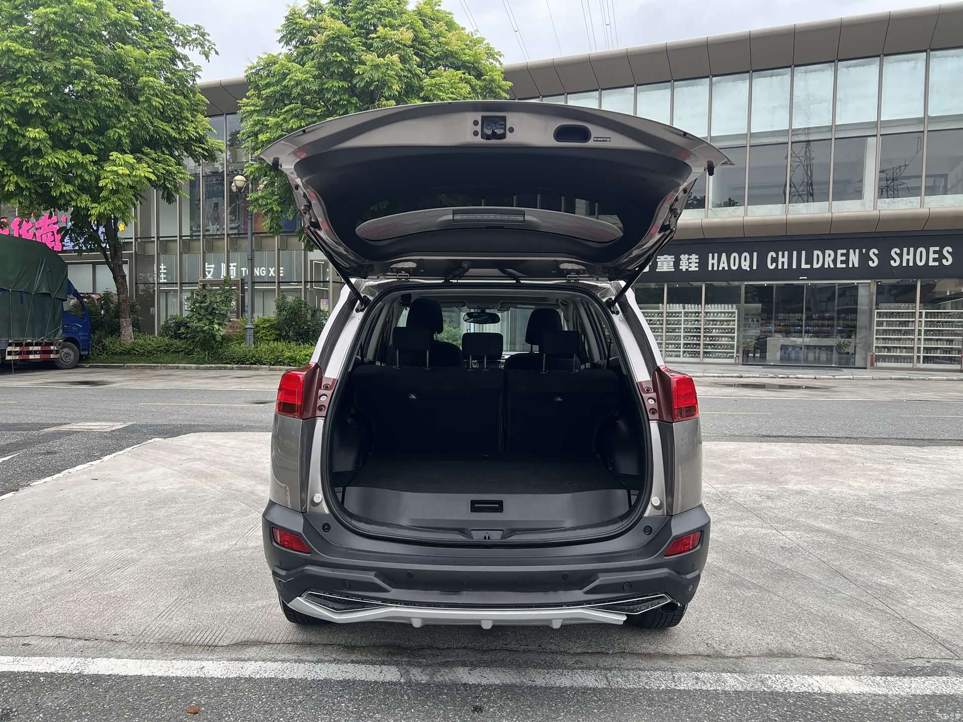 Toyota RAV4, 2015 8