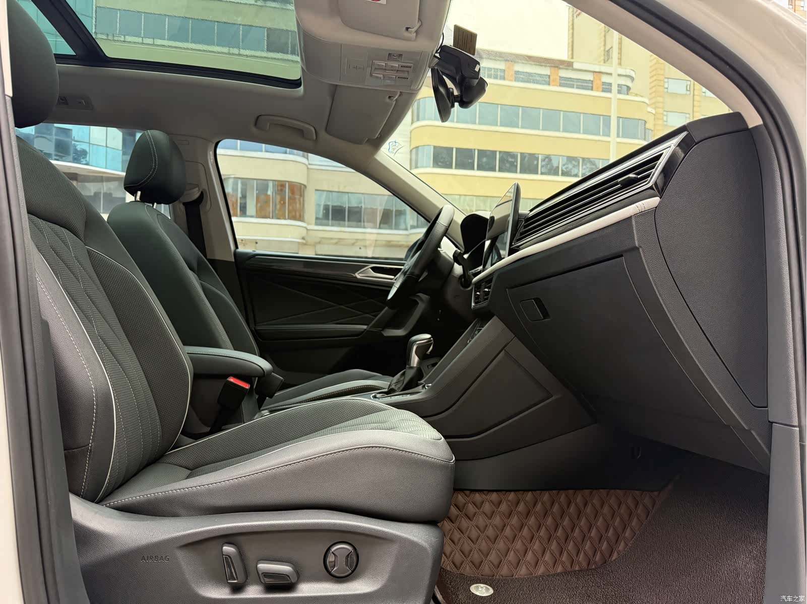 Volkswagen Tiguan L, 2022 все фото