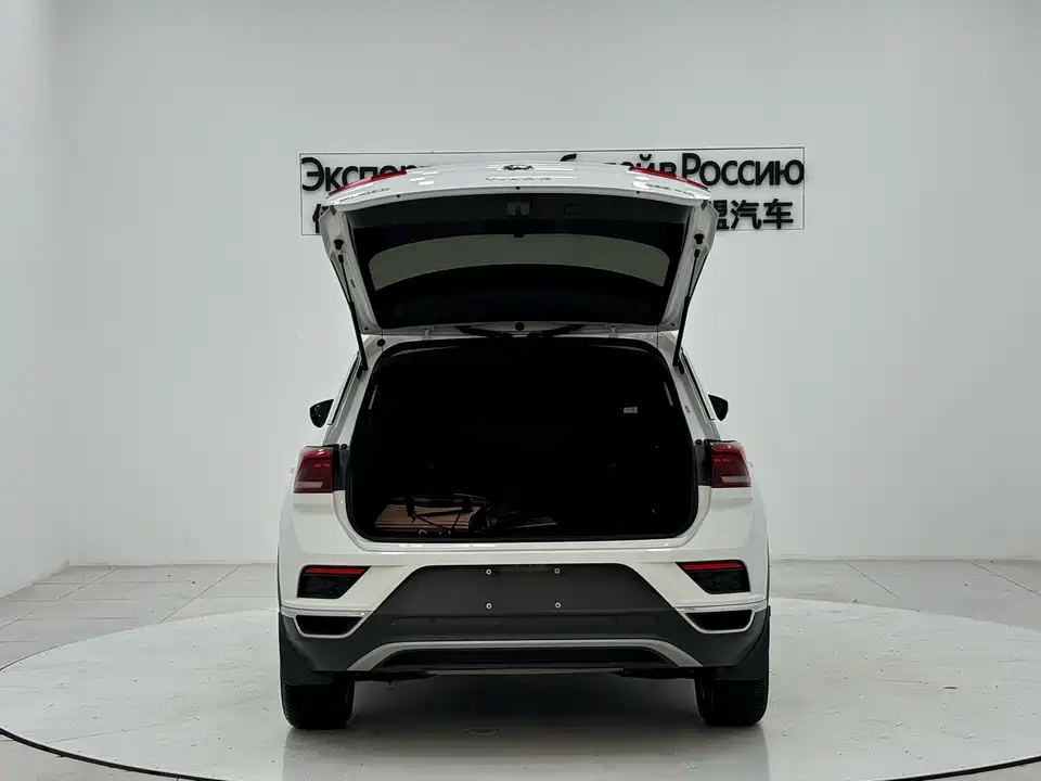 Volkswagen T-ROC exploring Songs