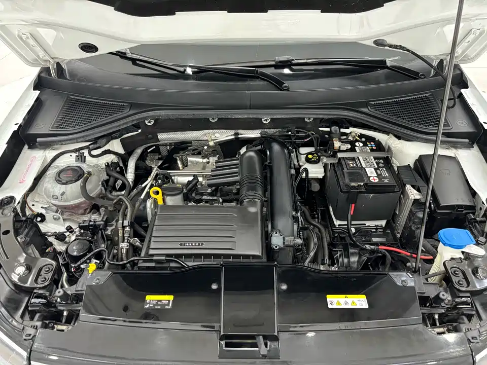 Volkswagen T-ROC exploring Songs