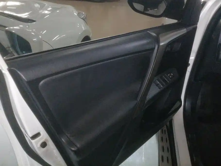 Toyota RAV4 Rongfang