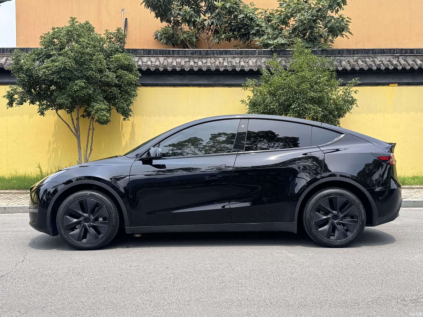 Tesla Model Y, 2023 3
