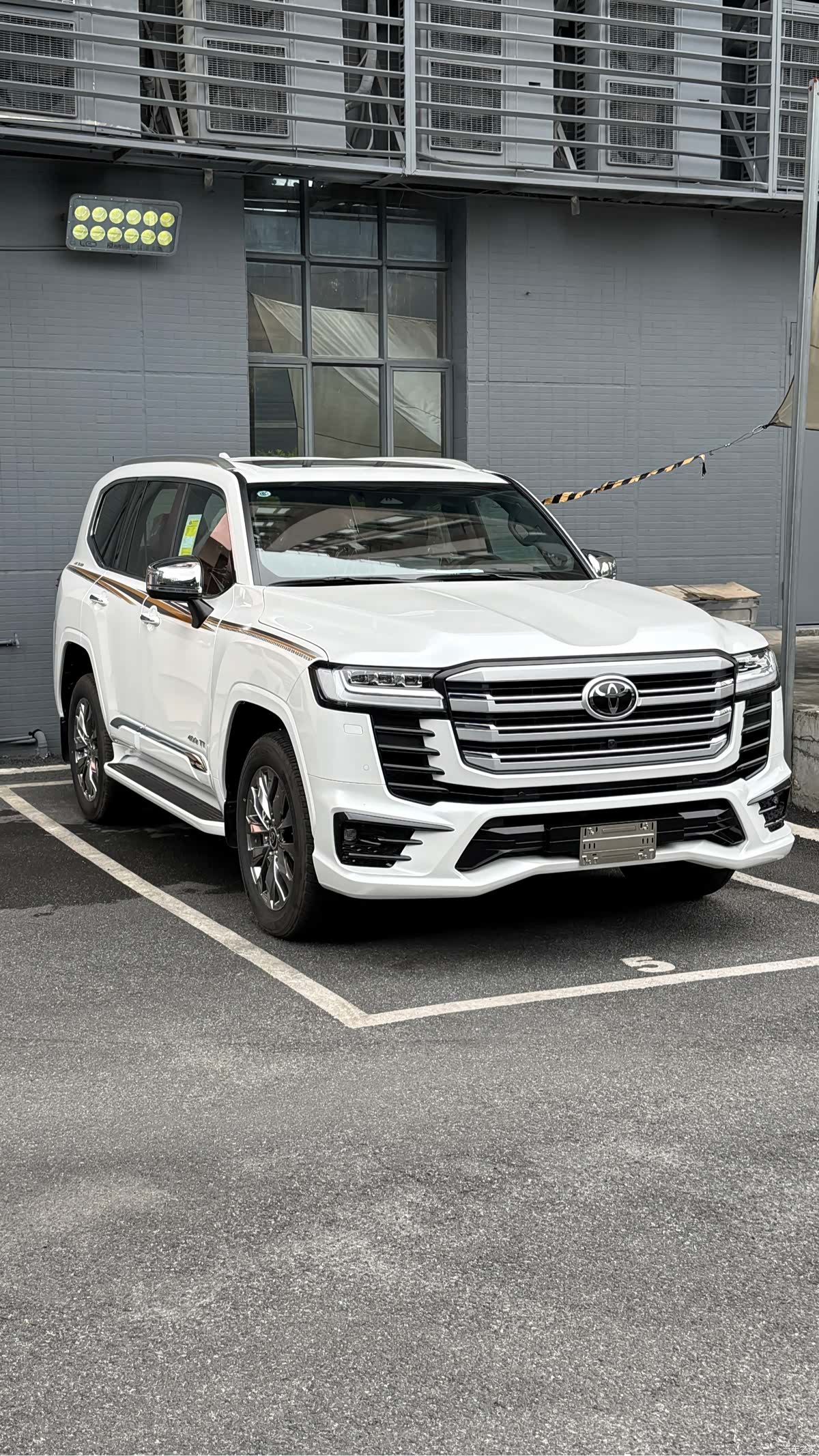 Toyota Land Cruiser, 2025 3