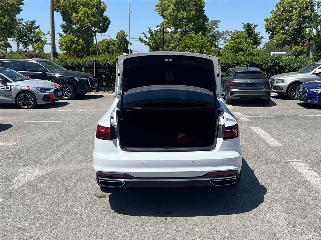 Audi A4L, 2022 6