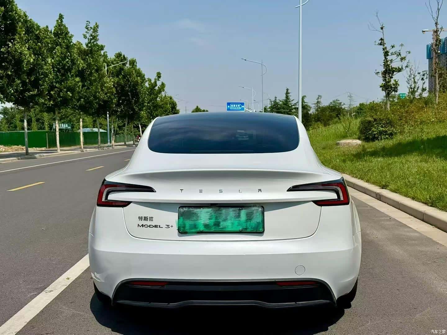 Tesla Model 3, 2025 8