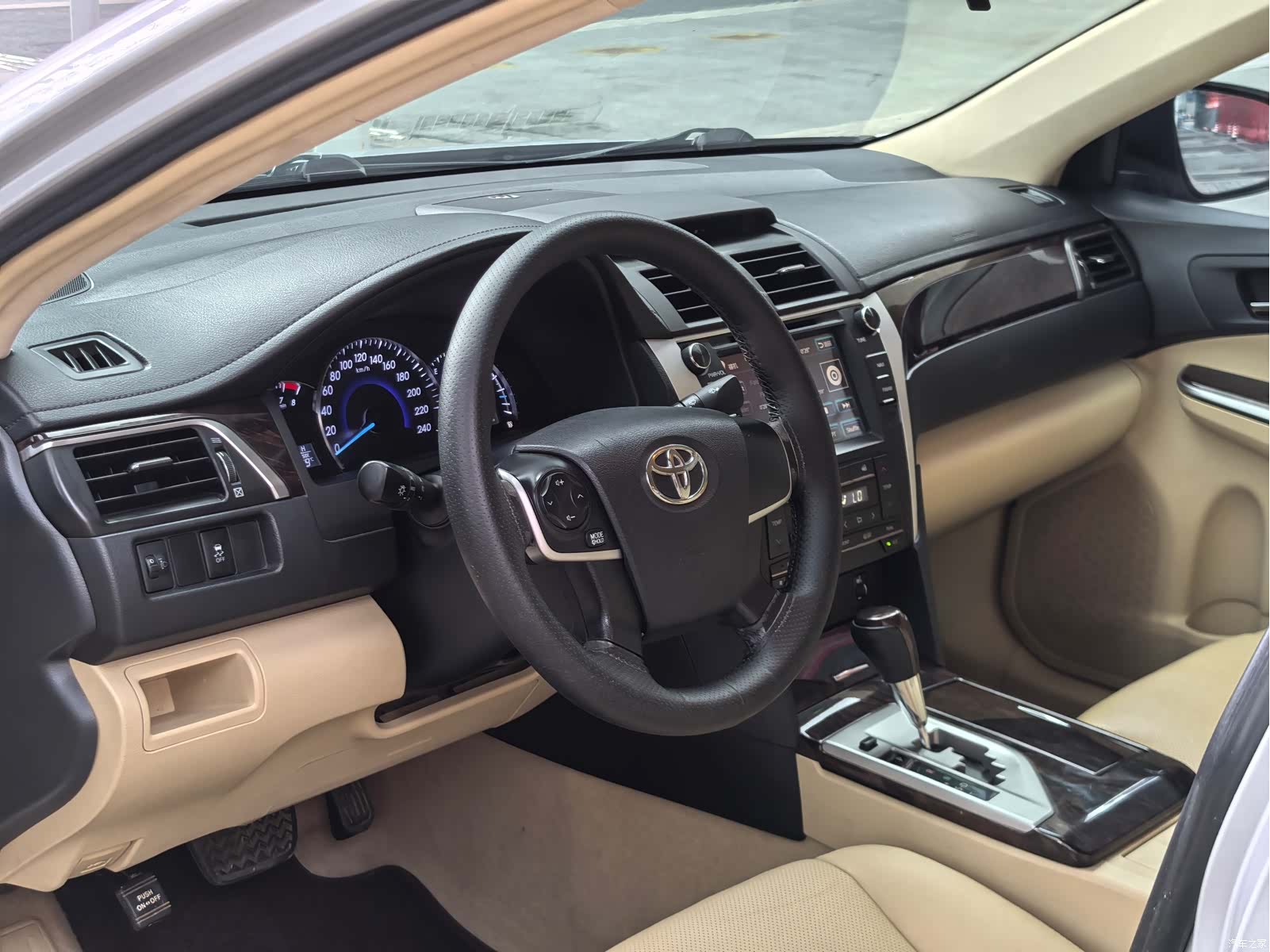 Toyota Camry, 2015 4