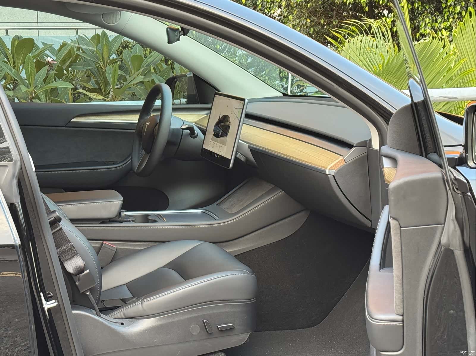 Tesla Model Y, 2023 9