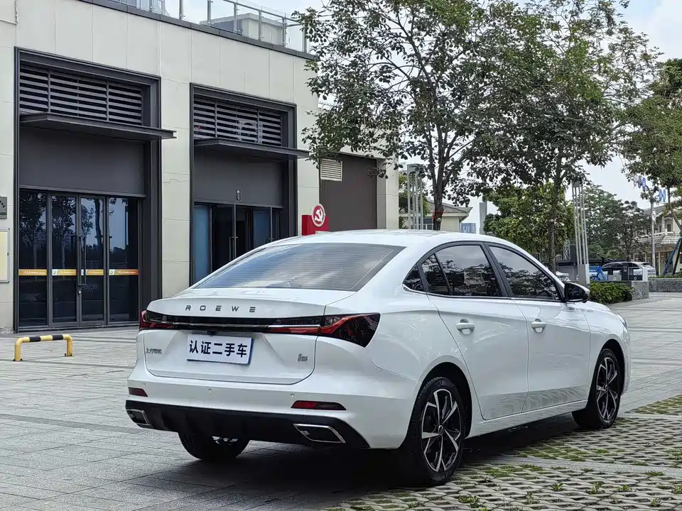 Roewe i5