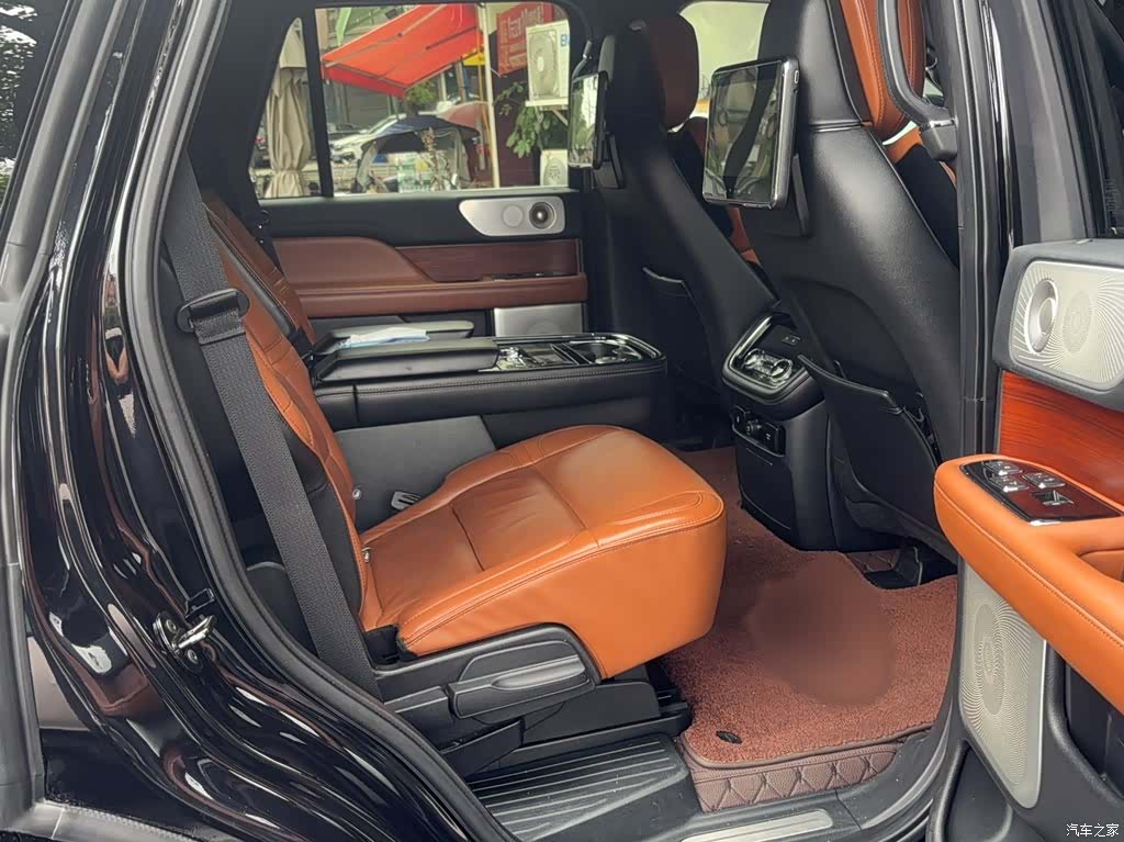 Lincoln Navigator, 2020 9