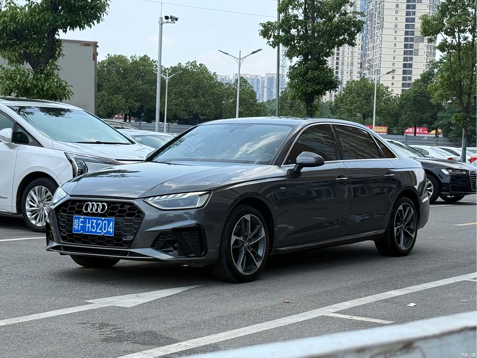 Audi A4L, 2021 3