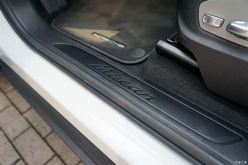 Porsche Macan, 2025 24