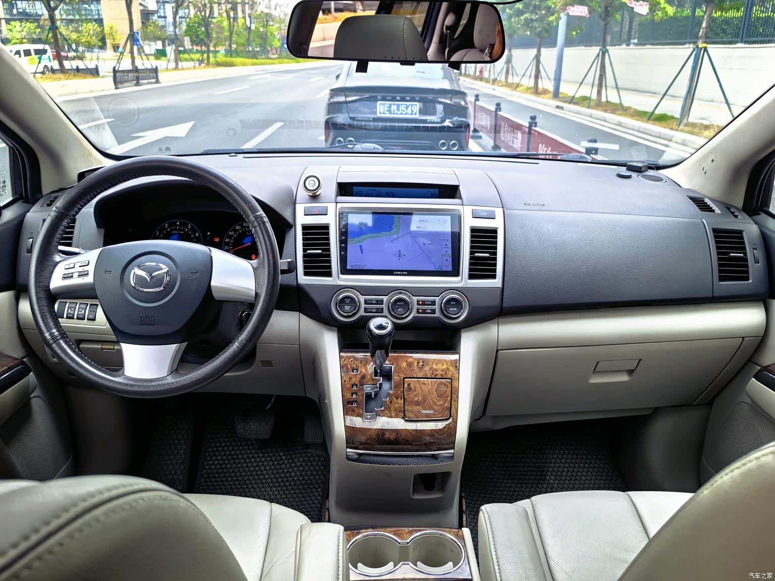 Mazda 8, 2013 27