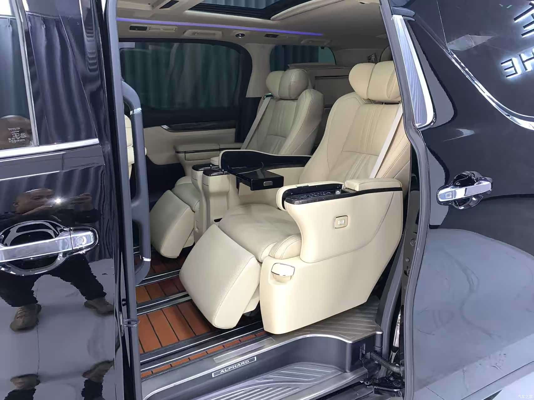 Toyota Alphard, 2019 9