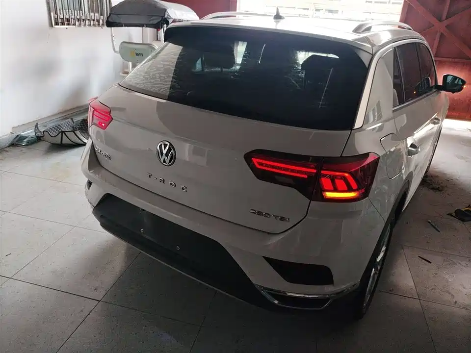 Volkswagen T-ROC exploring Songs