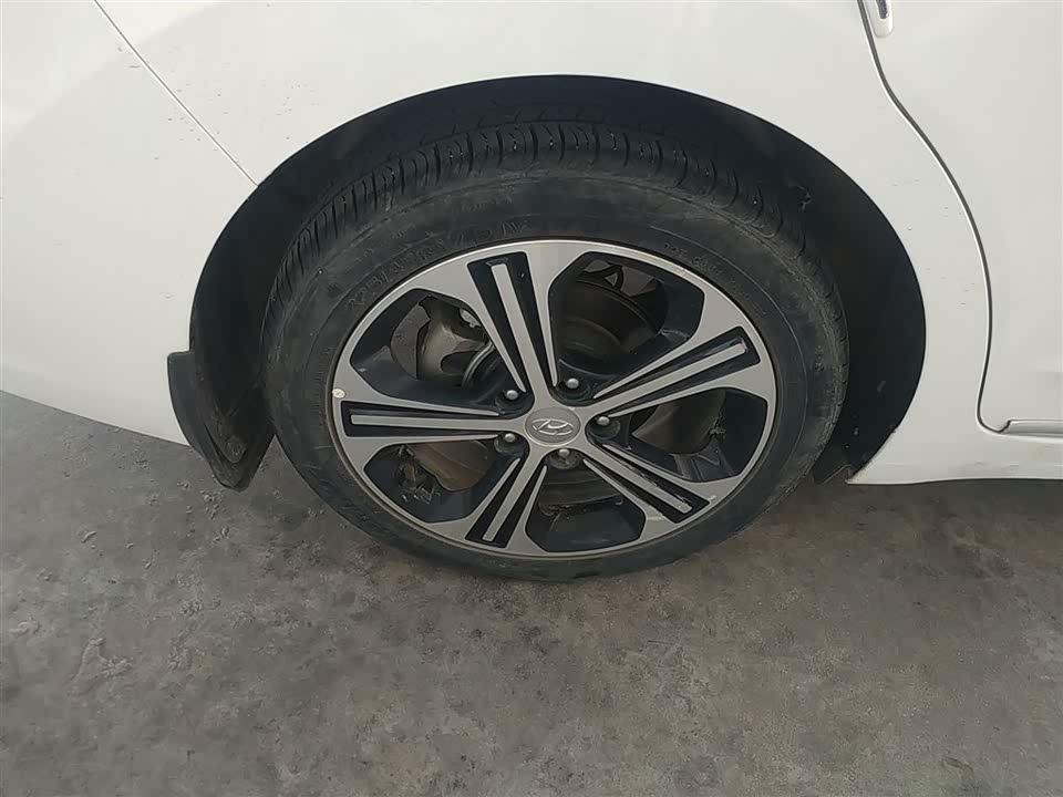 Hyundai Lead