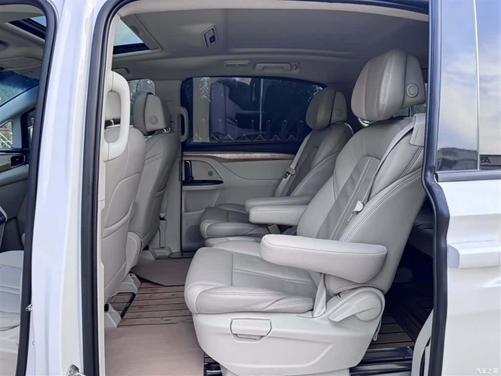 Buick GL8, 2018 14