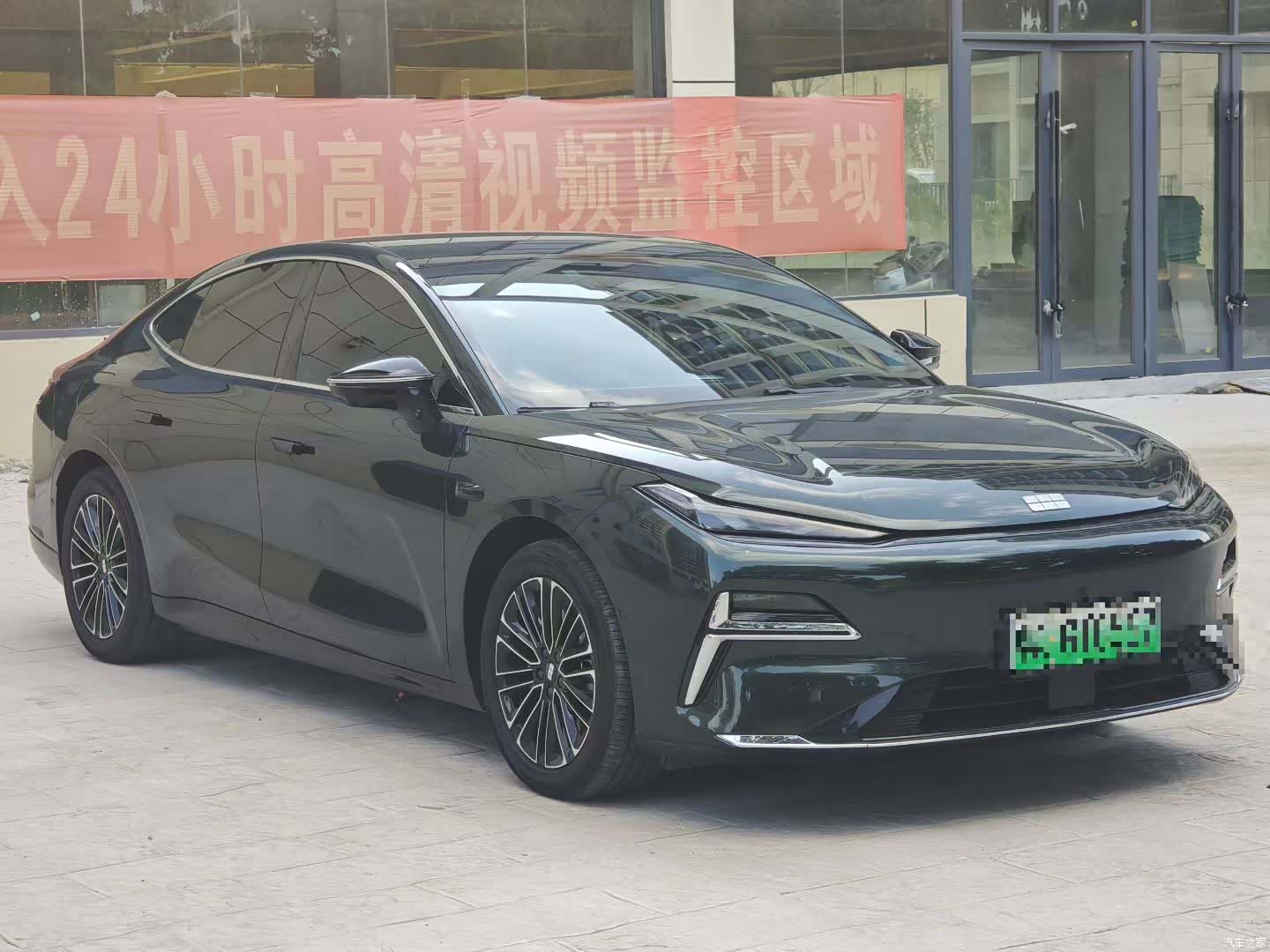 Geely 8, 2025 3
