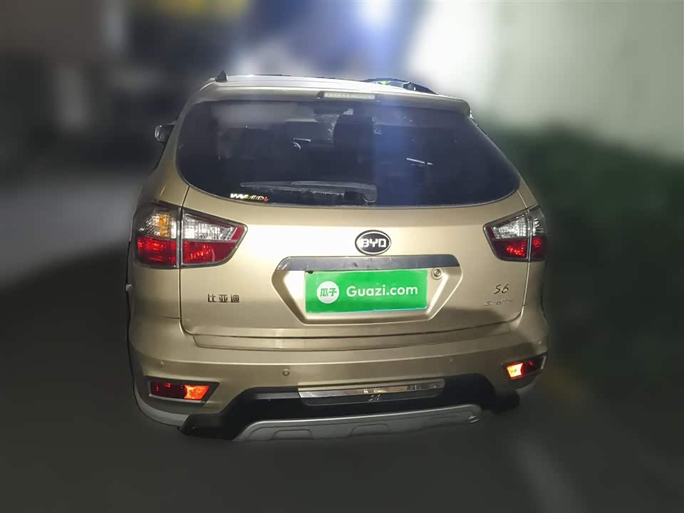 BYD S6