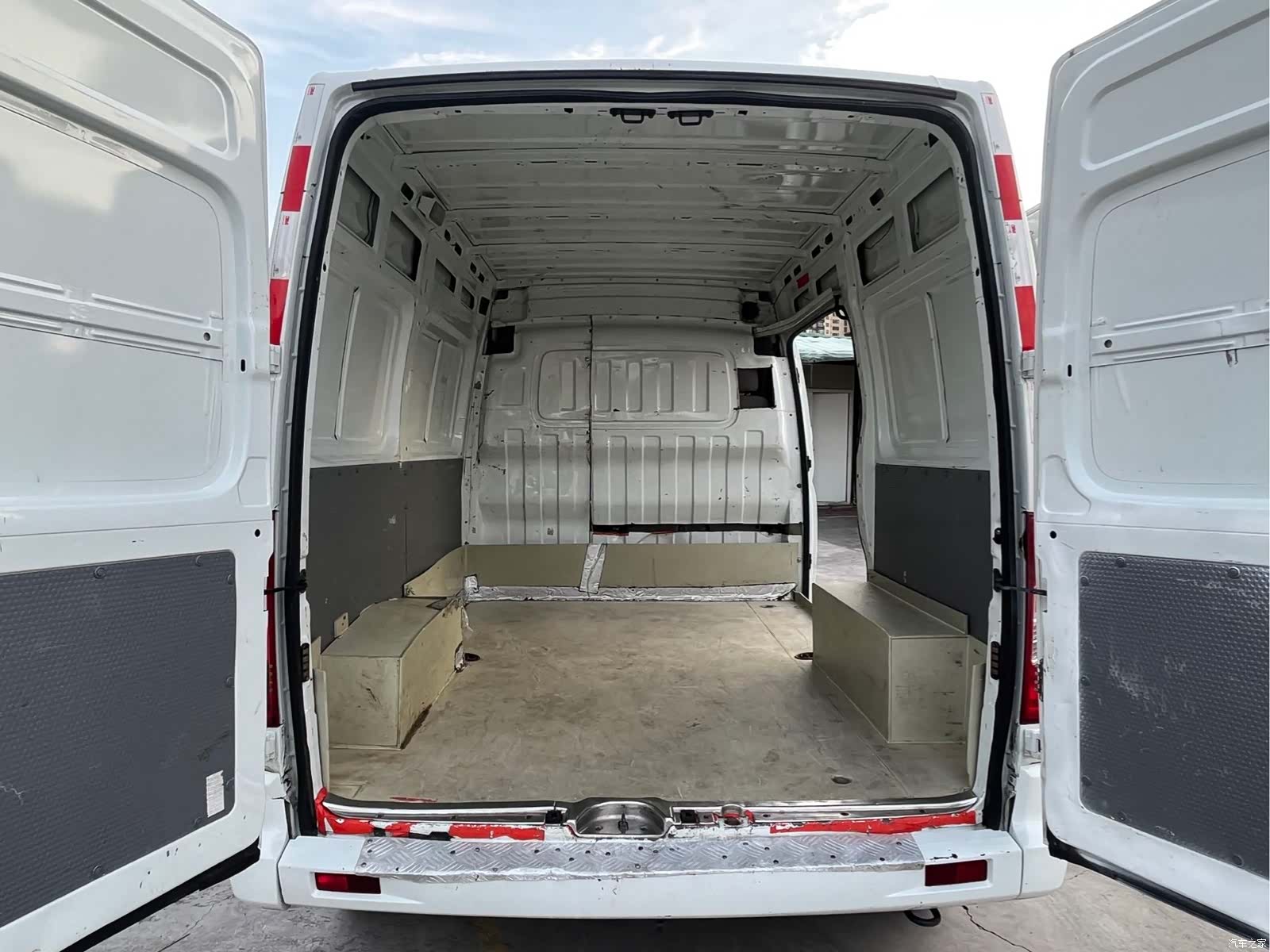 Maxus V80, 2021 13