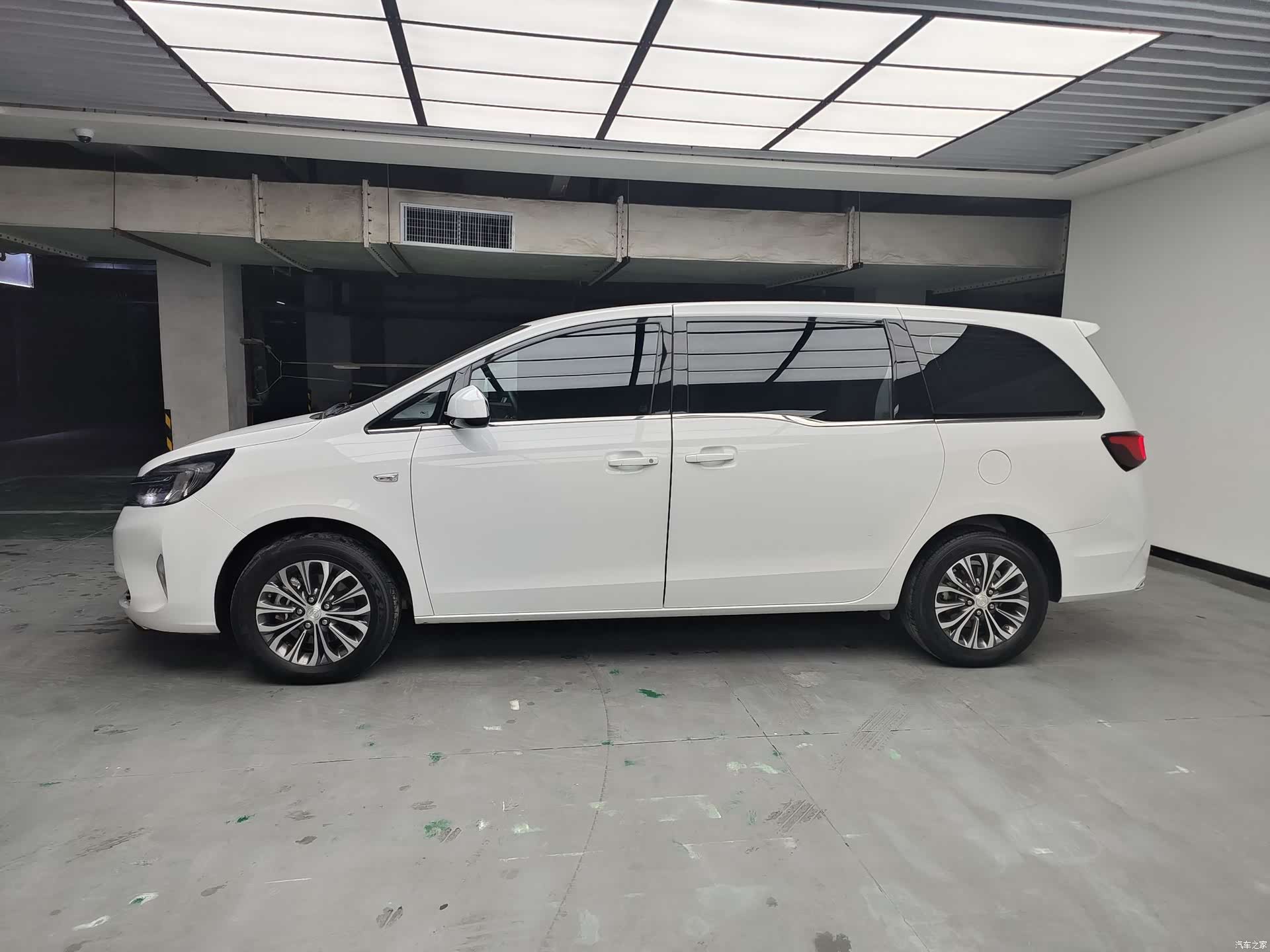 Buick GL8, 2022 все фото
