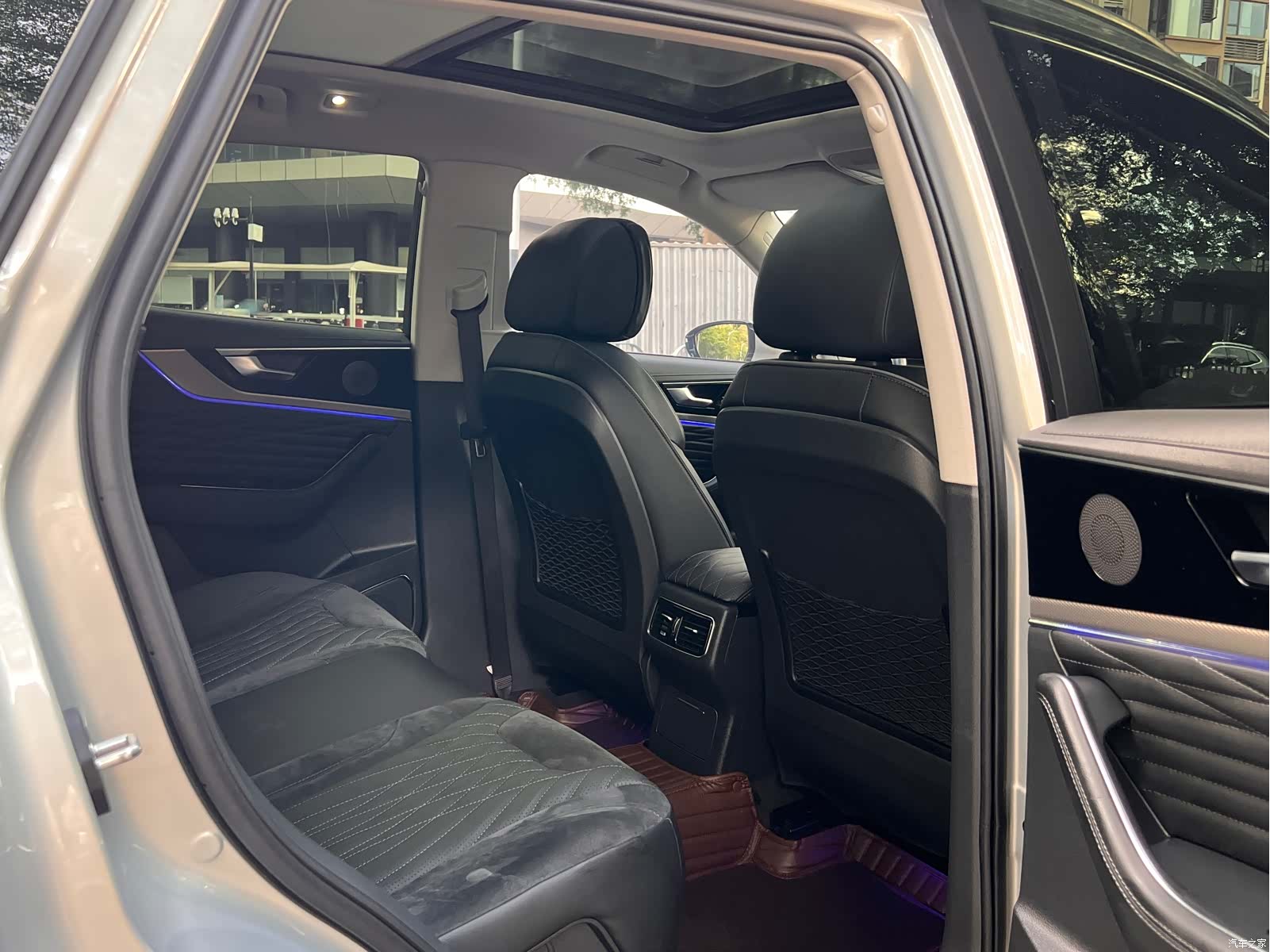 Hongqi HS5, 2022 13