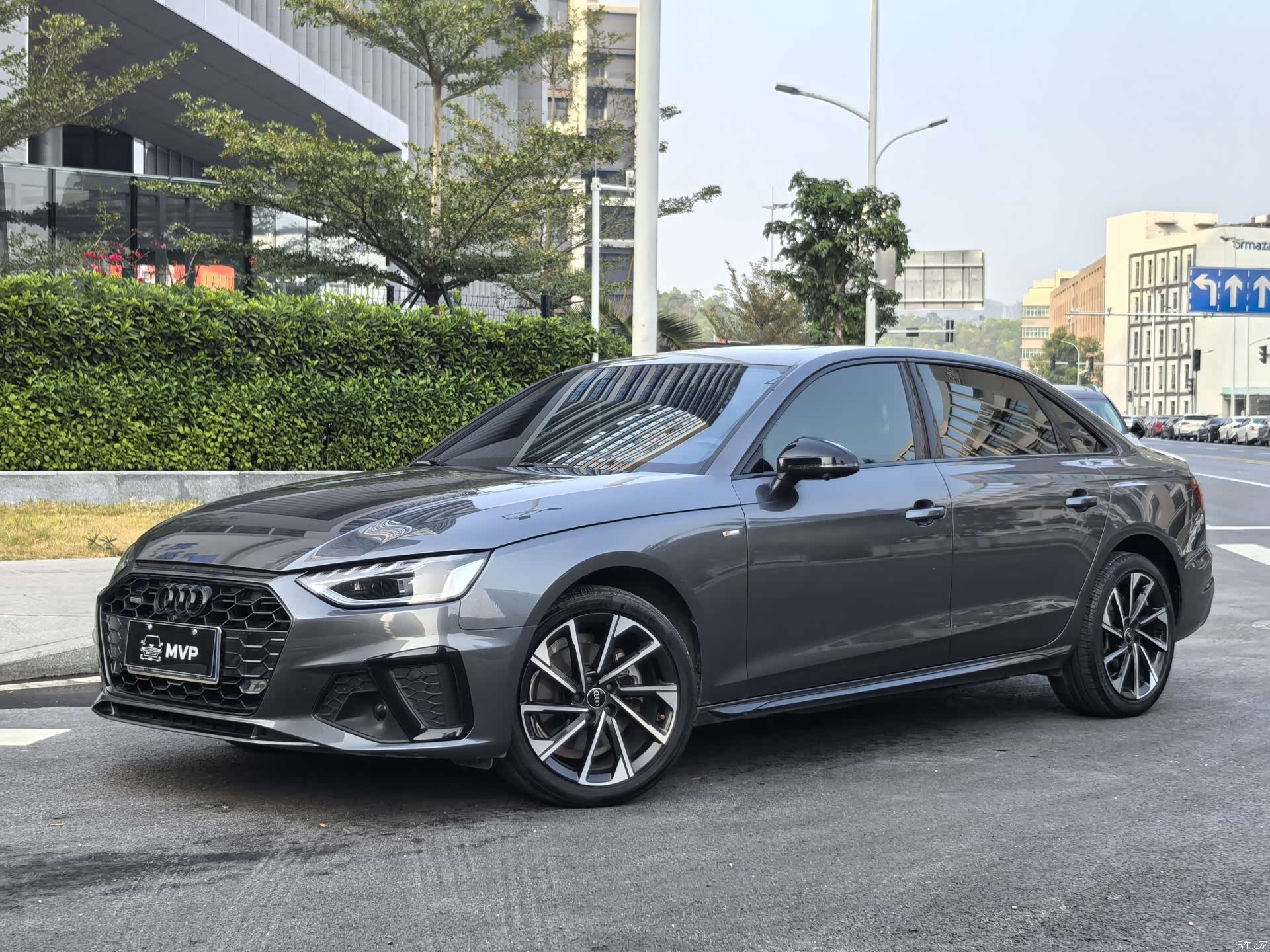 Audi A4L, 2023 1