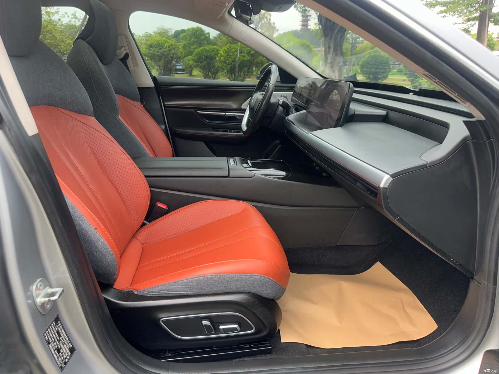 Xpeng P7, 2022 9