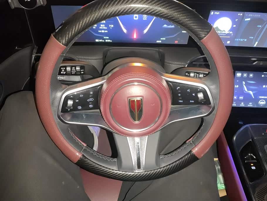 Hongqi E-HS9