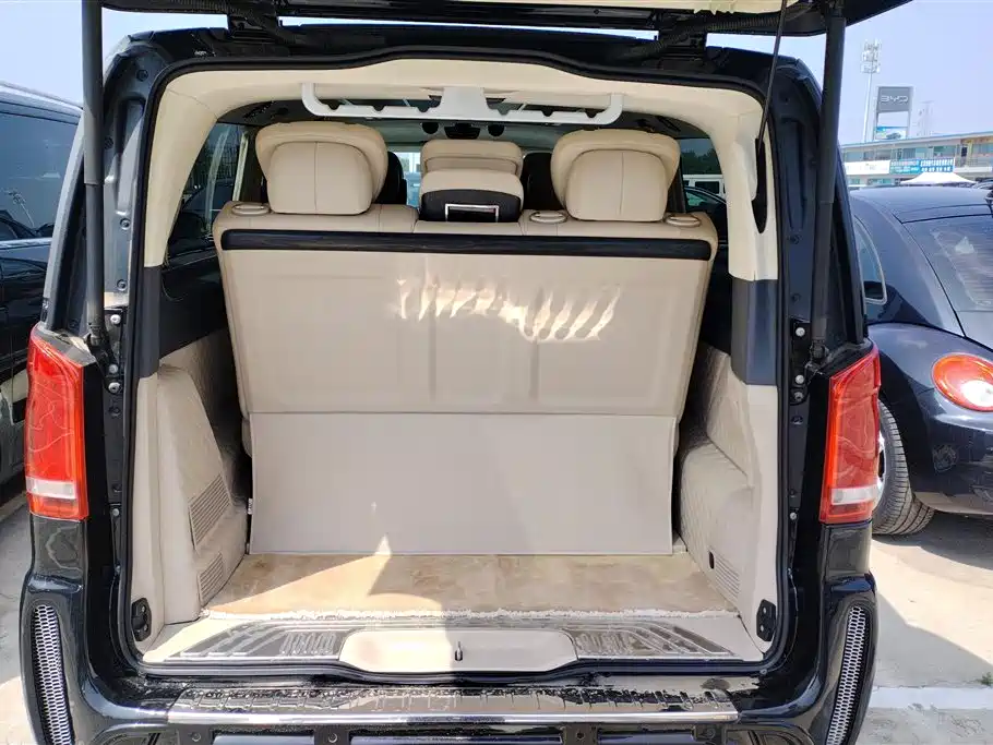 Mercedes-Benz V-class