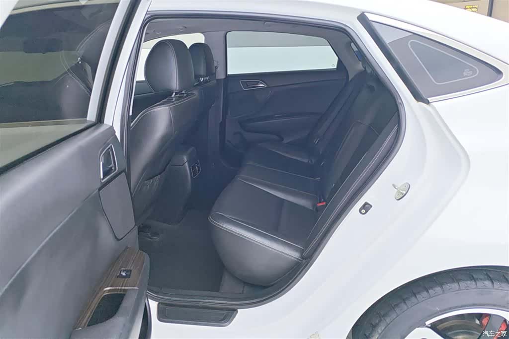 Hyundai GLS, 2016 11