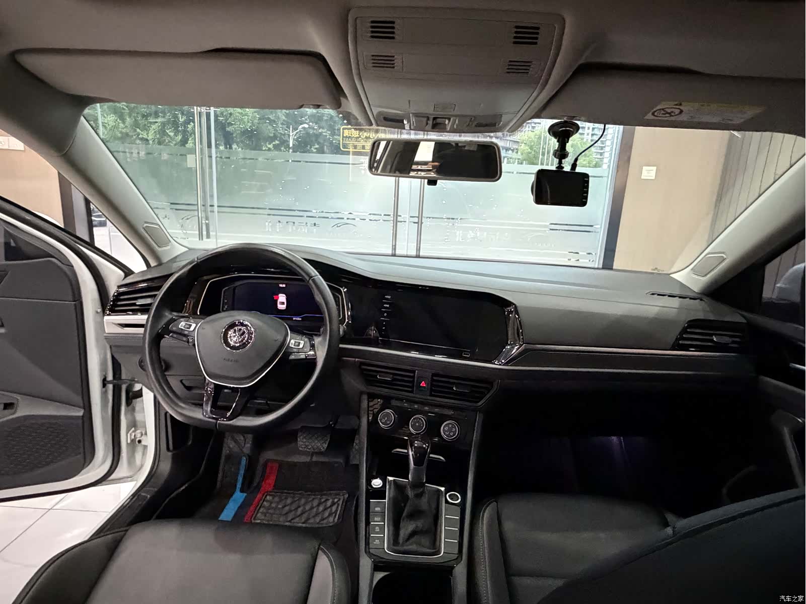 Volkswagen Sagitar, 2021 13