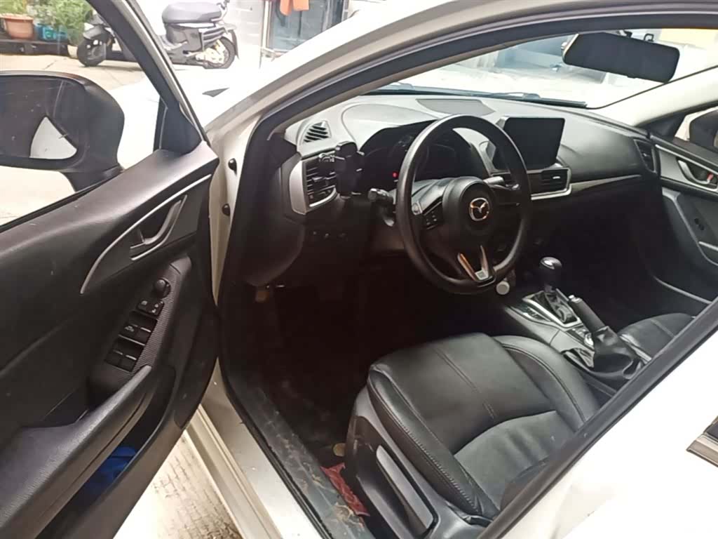 Mazda Mazda3, 2018 16