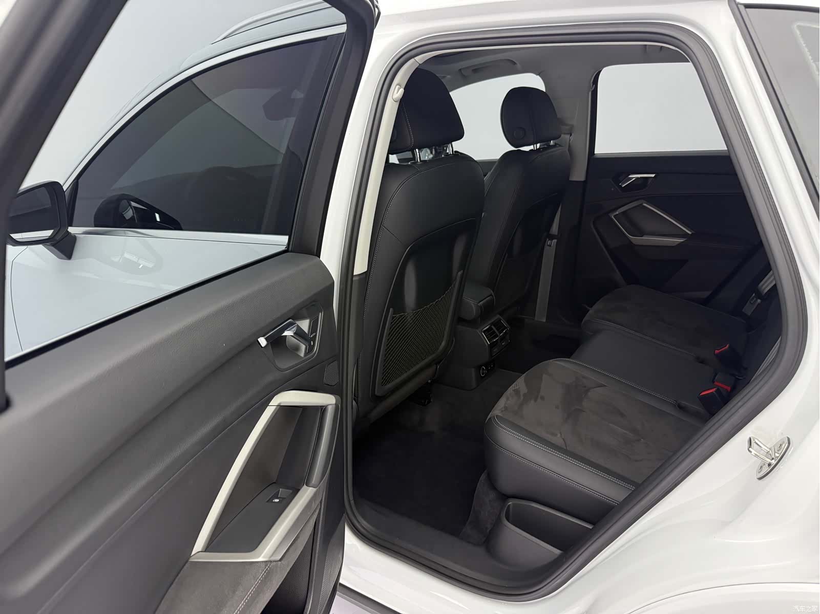 Audi Q3, 2023 14