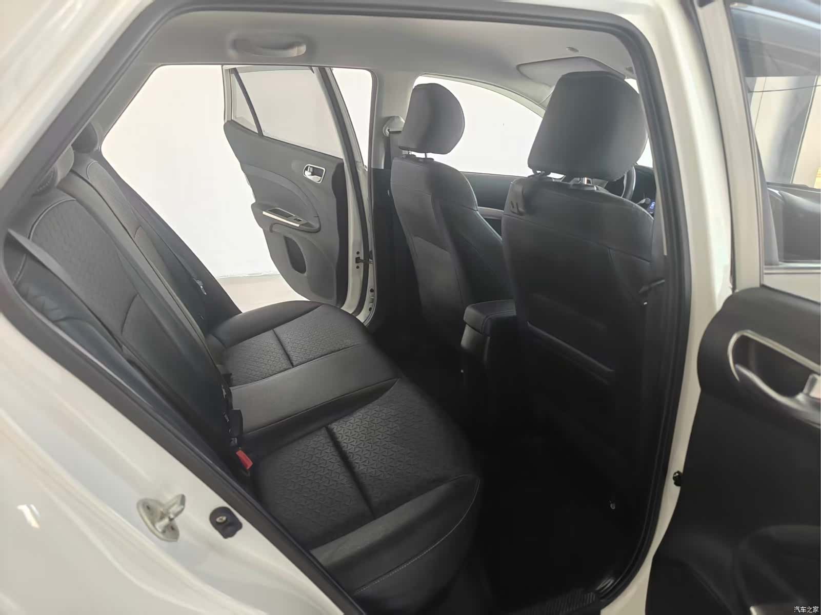Kia KX1, 2019 11