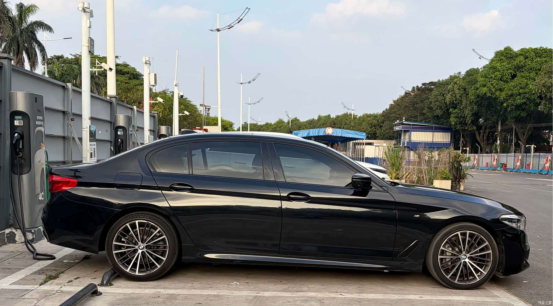 BMW 5 Series, 2019 все фото