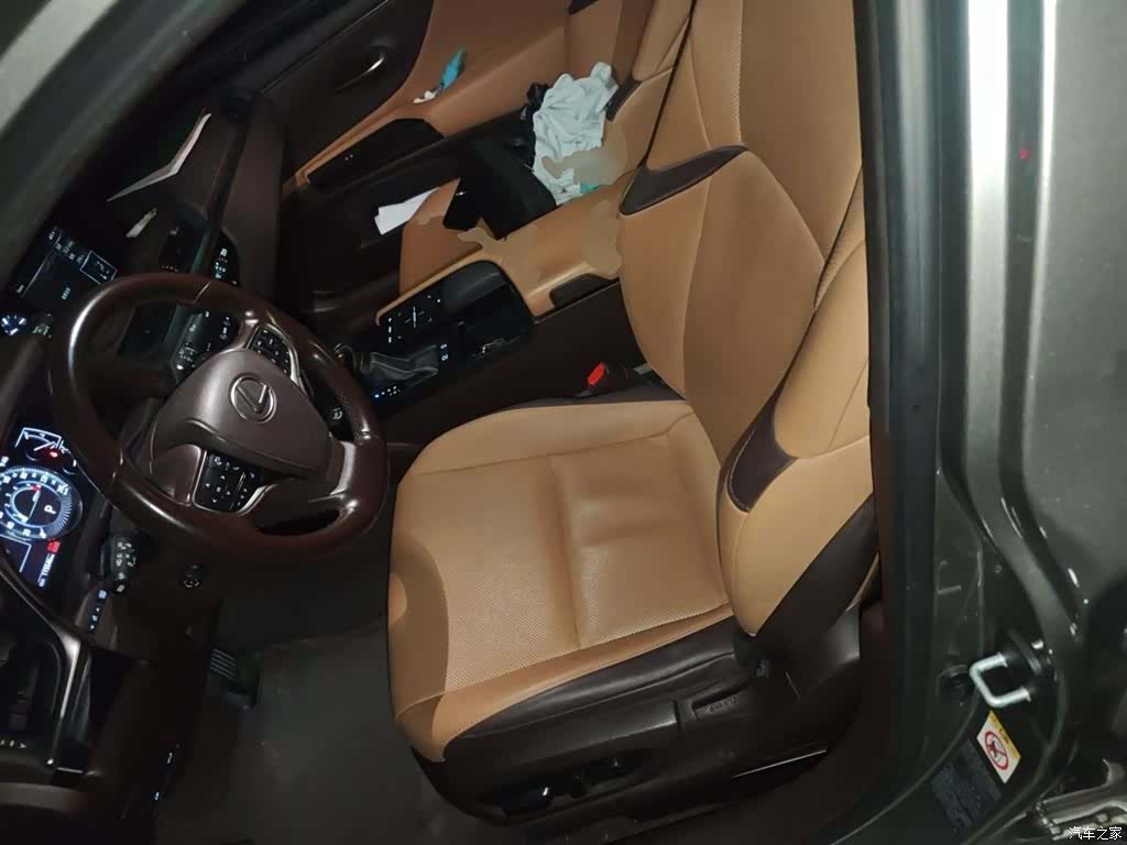 Lexus ES, 2019 8