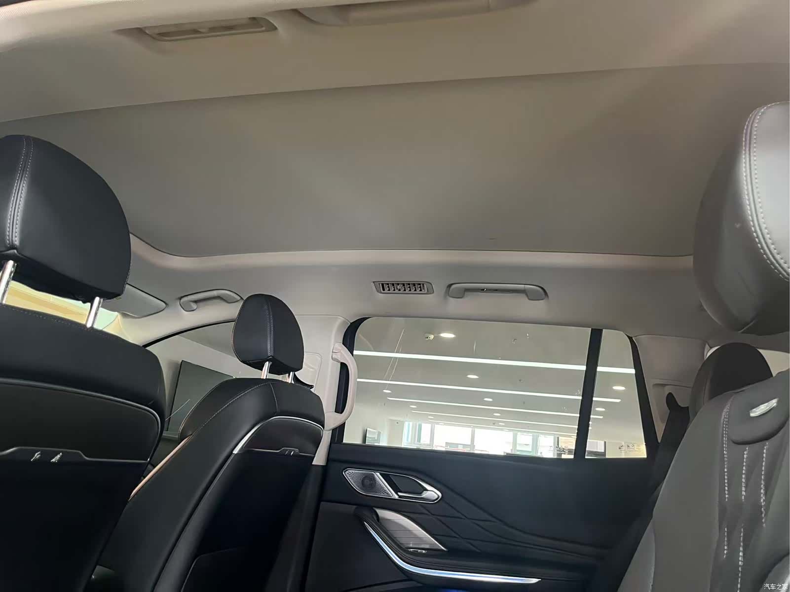 Hongqi HS7, 2024 30