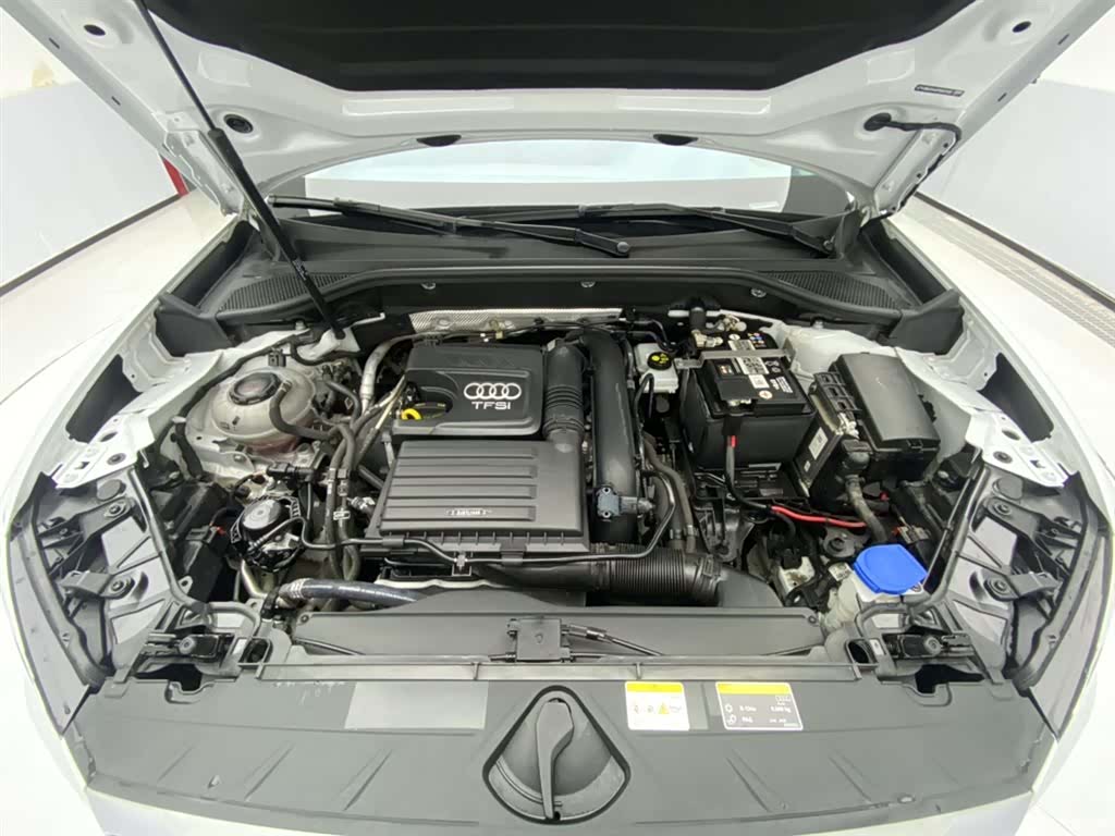 Audi Q2L, 2023 12