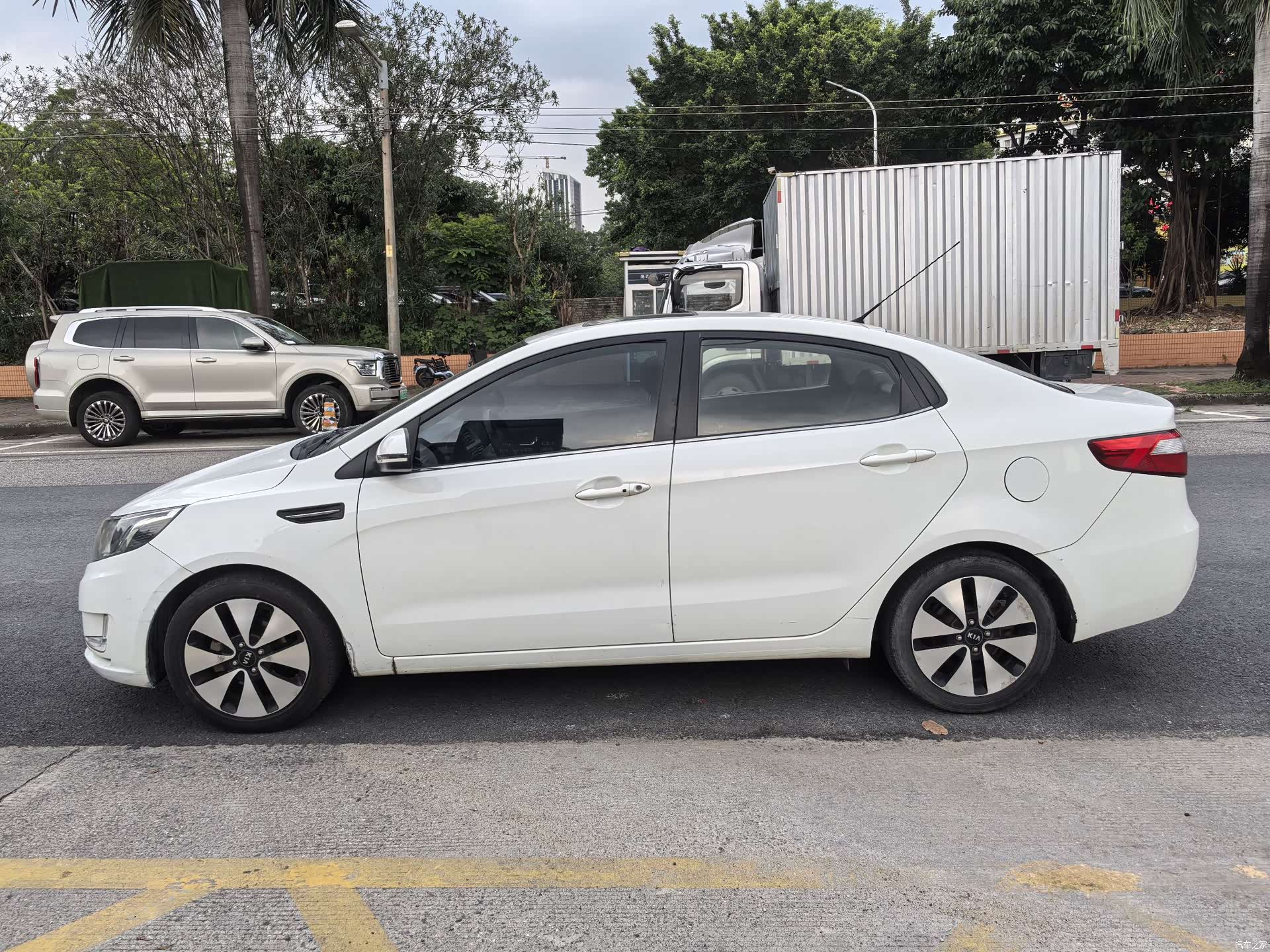 Kia K2, 2012 4