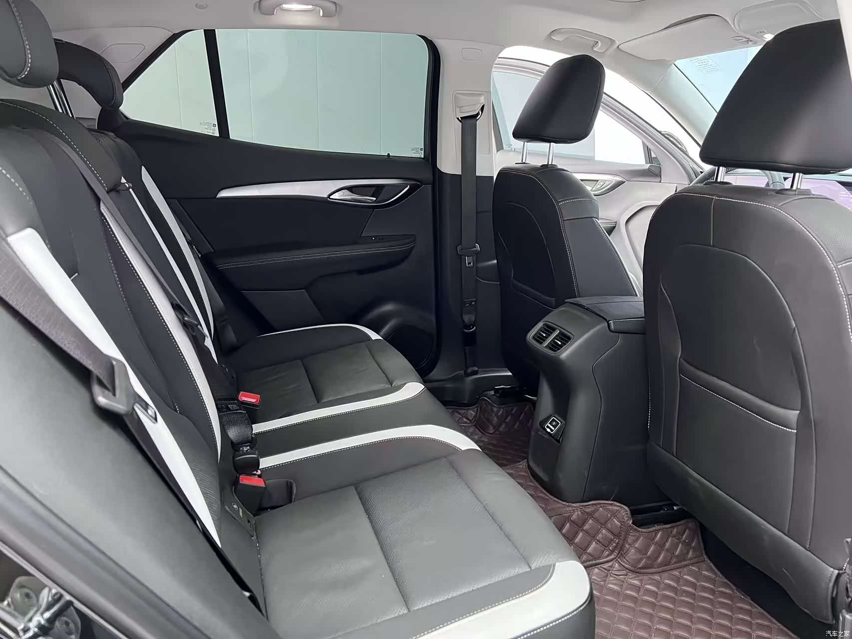 Buick Envision, 2025 11