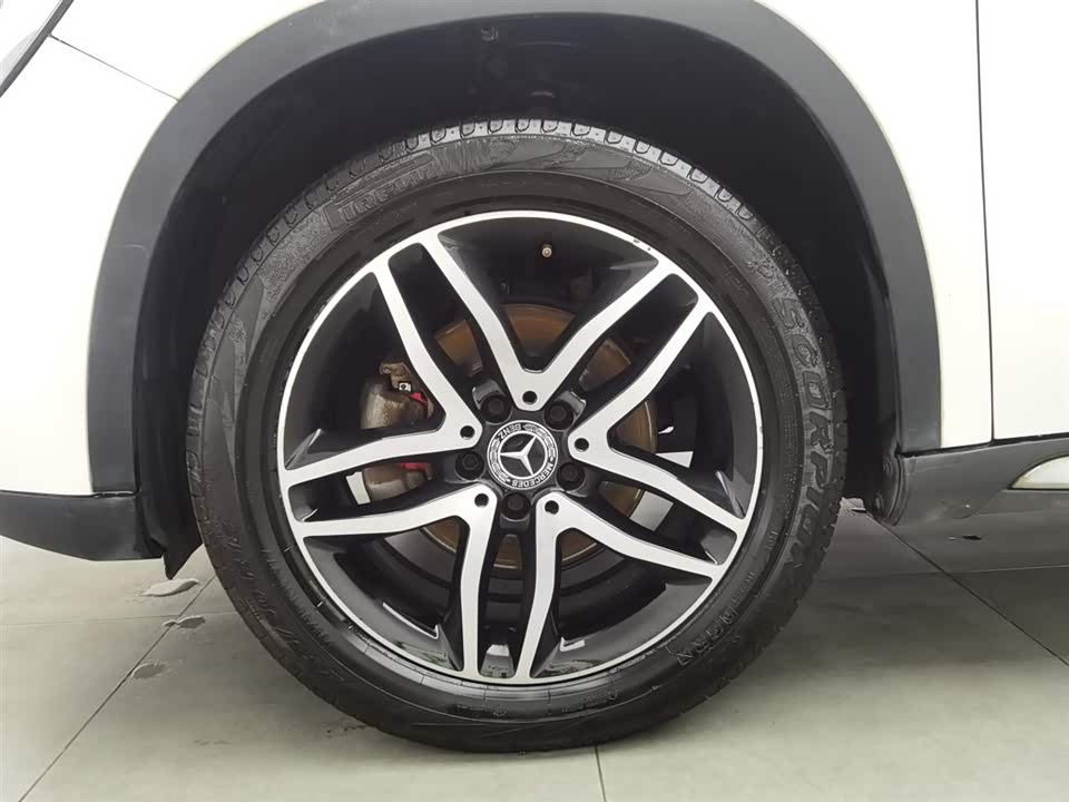 Mercedes-Benz GLA Mercedes-Benz GLA