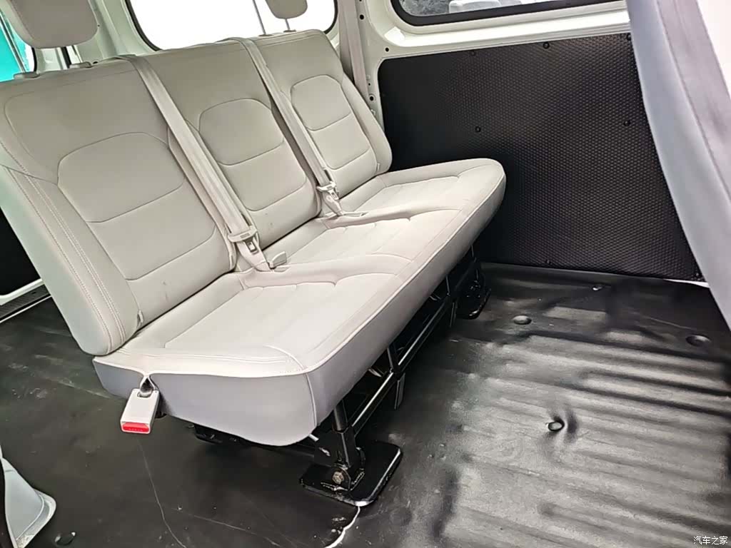 Maxus V1, 2025 13
