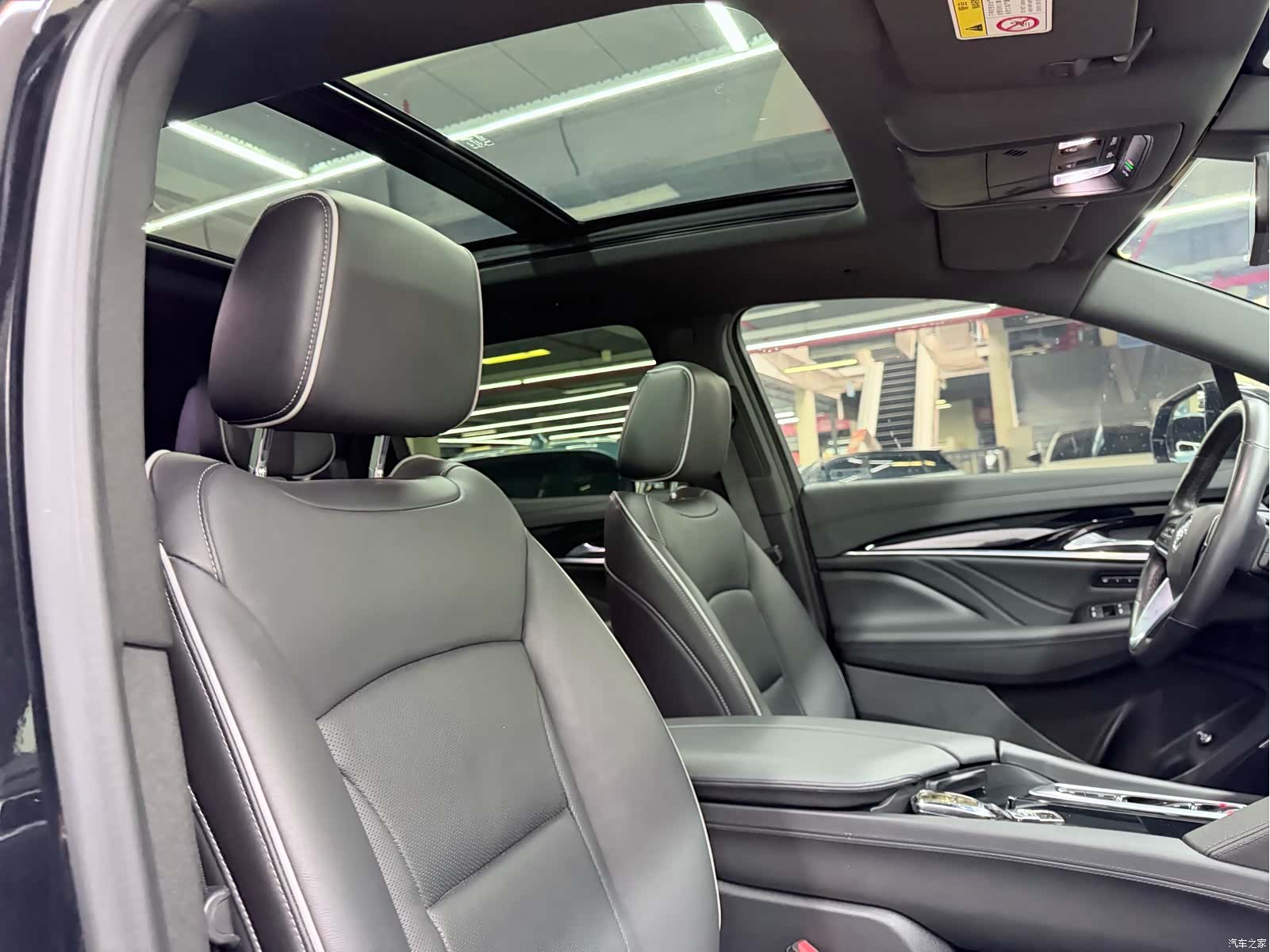 Buick Enclave, 2023 14