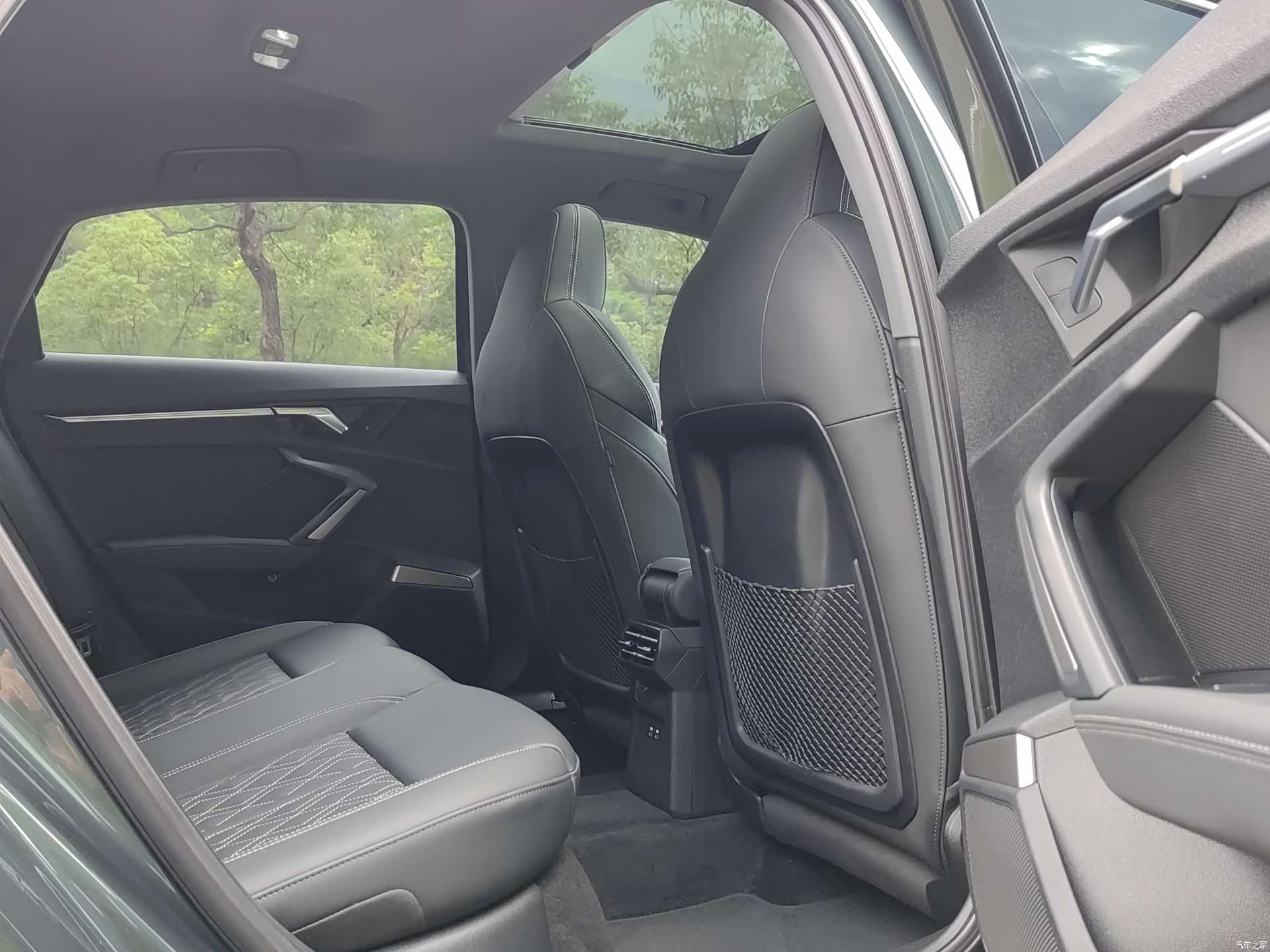 Audi Flying Spur, 2025 12